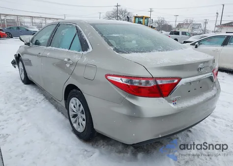 2016 Toyota Camry Le z USA, uszkodzony, nr VIN 4T4BF1FK2GR568521